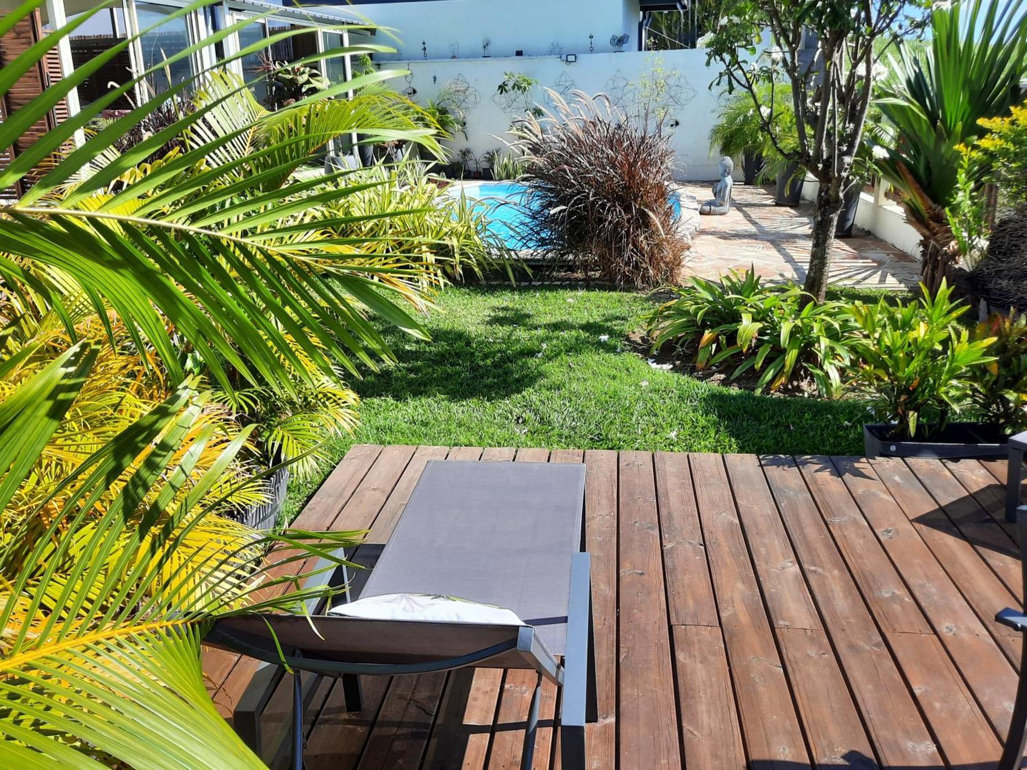 Joli Appartement, Piscine, Jacuzzi Sainte-Suzanne Dış mekan fotoğraf